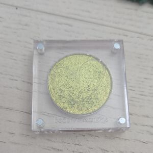 Beauty Creations Radiant Gold Eyeshadow